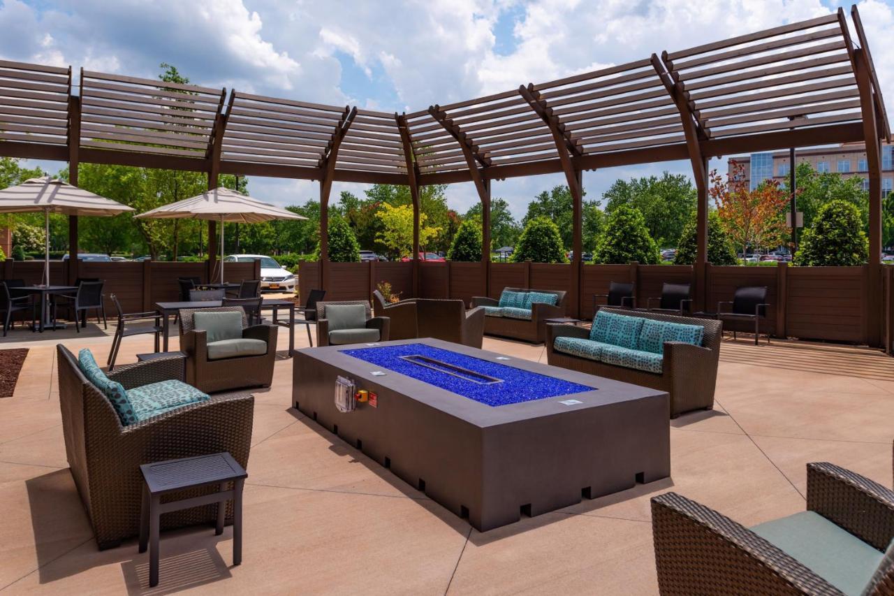 Residence Inn By Marriott Charlotte Northlake Bagian luar foto