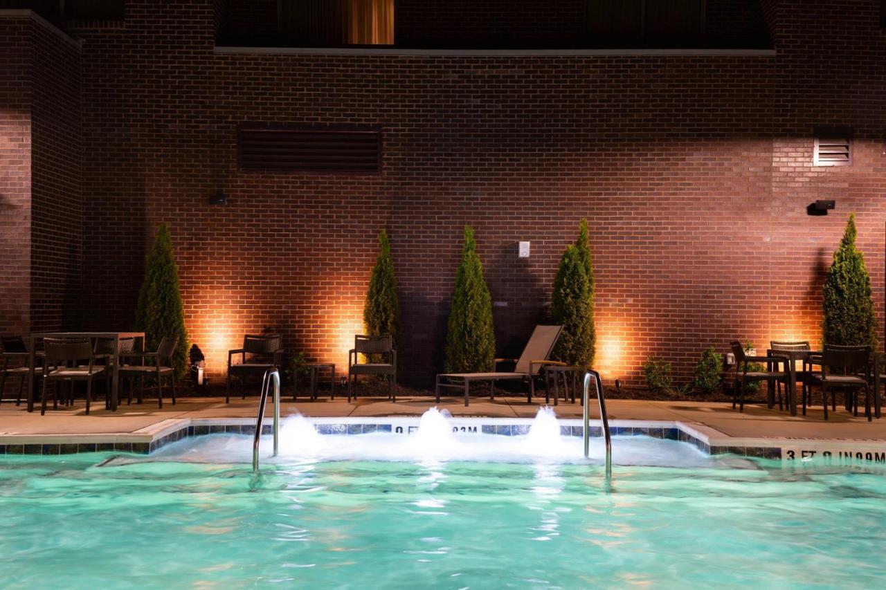 Residence Inn By Marriott Charlotte Northlake Bagian luar foto