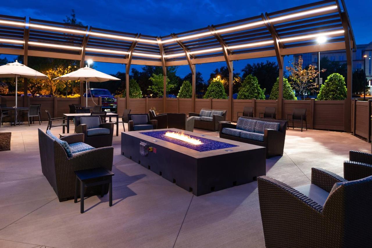 Residence Inn By Marriott Charlotte Northlake Bagian luar foto